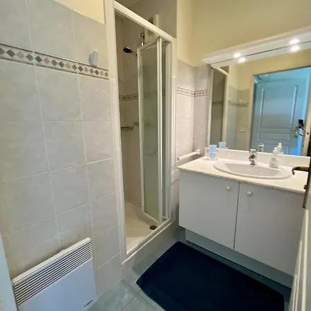 Lovely Spacious Nest With Pool Mandelieu-la-Napoule
