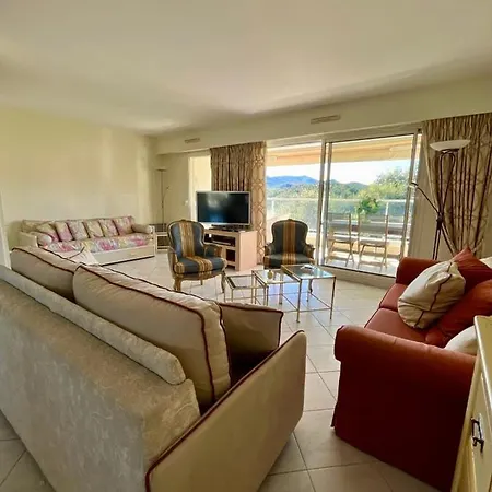 Lovely Spacious Nest With Pool Daire